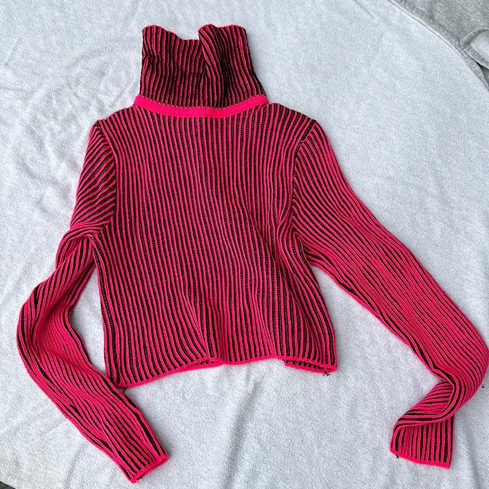 Pink cropped sweater